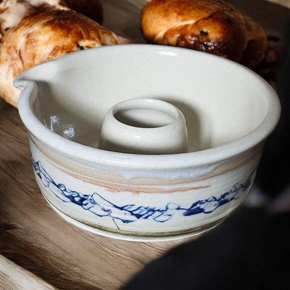 Vintage Handcrafted Stoneware Chicken Roaster 9 1/4" - Picture 1 of 7